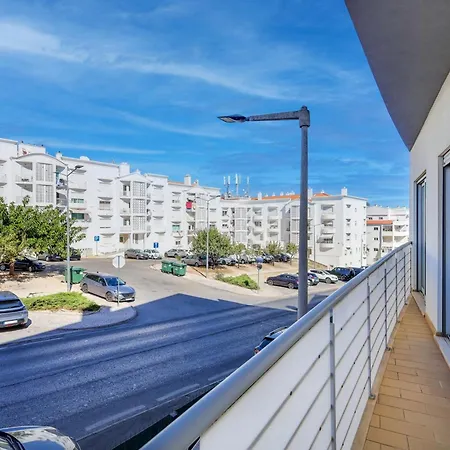 2br | Pool, Ac & Parking *